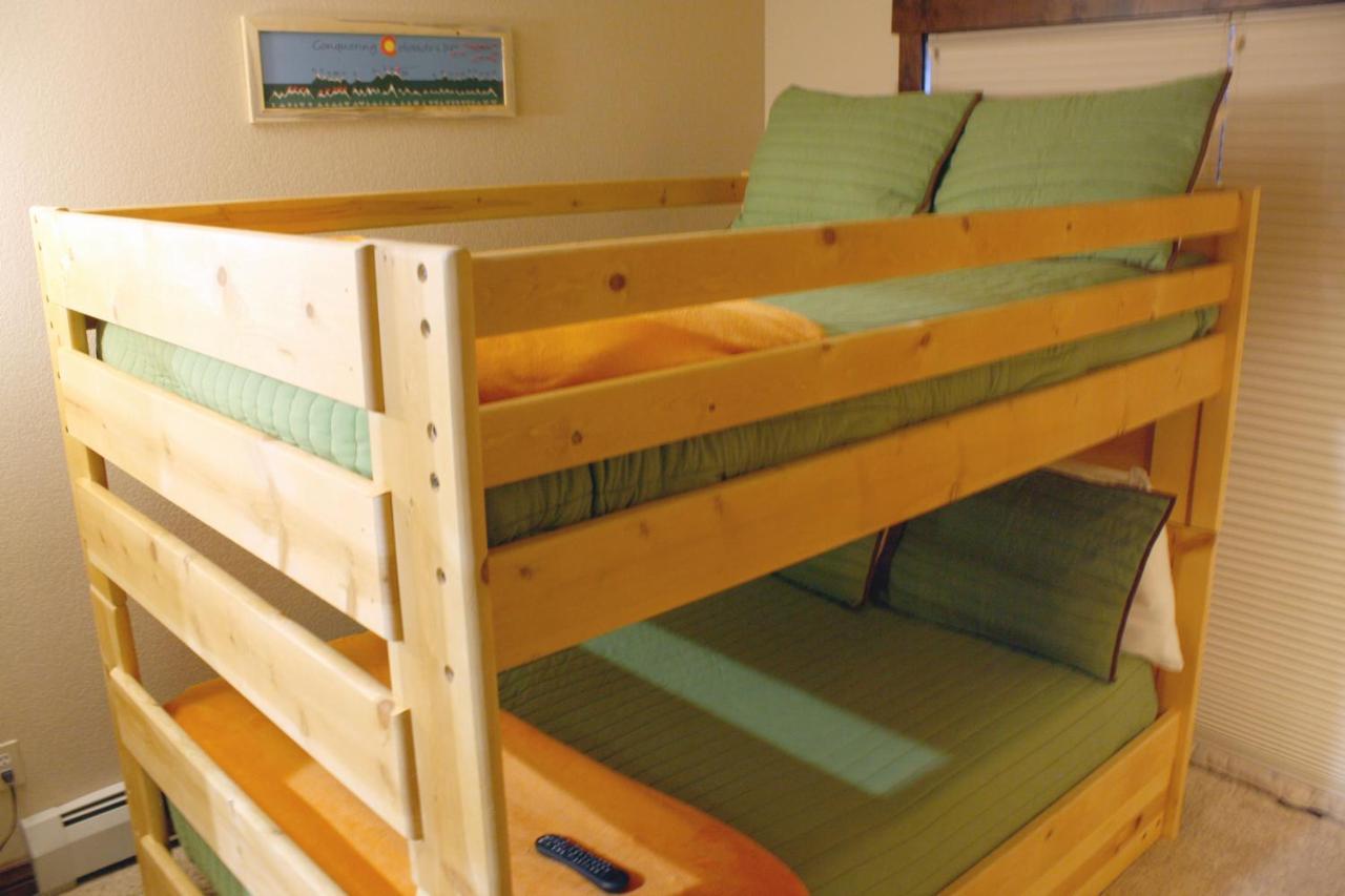 Pinecreek #E - 3 Bedroom - Pool And Hot Tub Access - Close To Town - Shuttle To Slopes Breckenridge Exterior photo