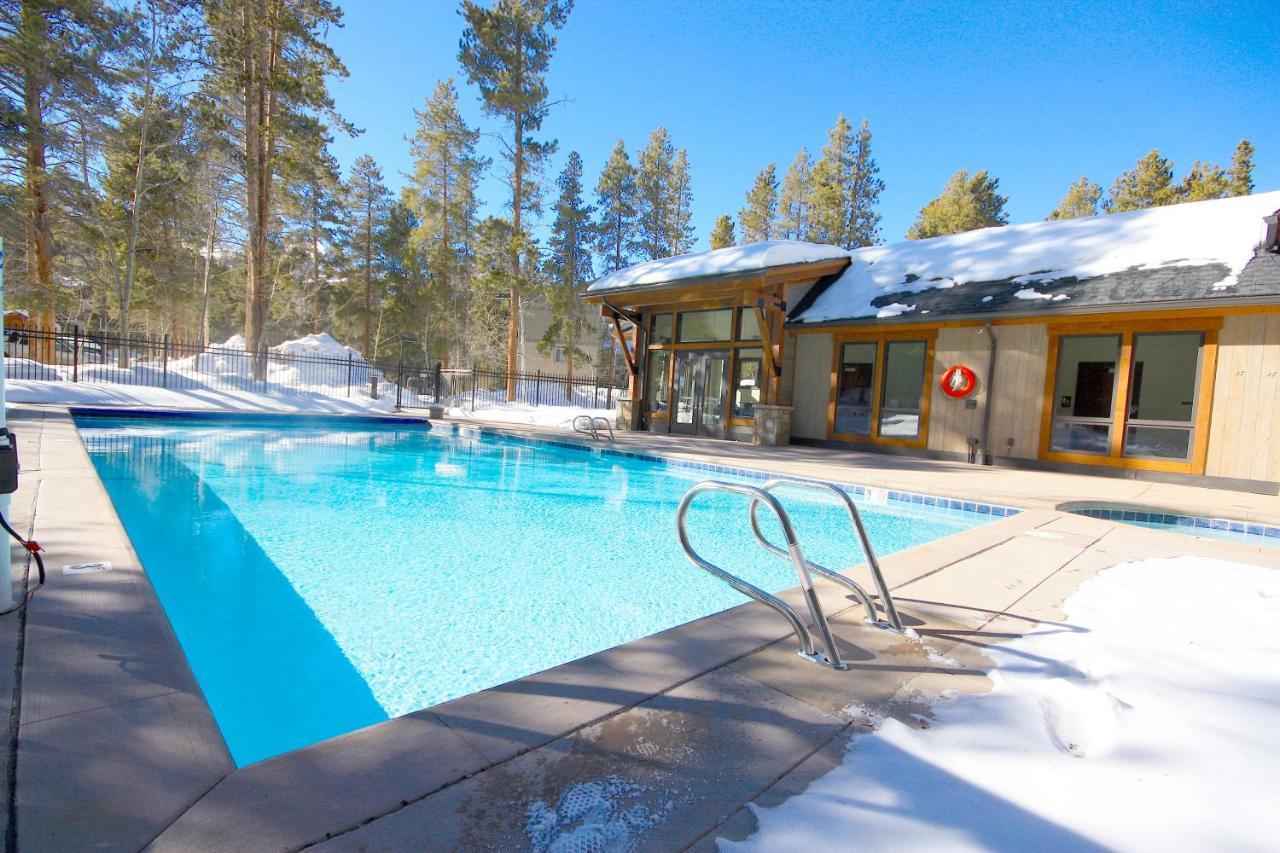 Pinecreek #E - 3 Bedroom - Pool And Hot Tub Access - Close To Town - Shuttle To Slopes Breckenridge Exterior photo