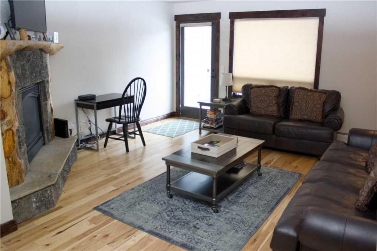 Pinecreek #E - 3 Bedroom - Pool And Hot Tub Access - Close To Town - Shuttle To Slopes Breckenridge Exterior photo